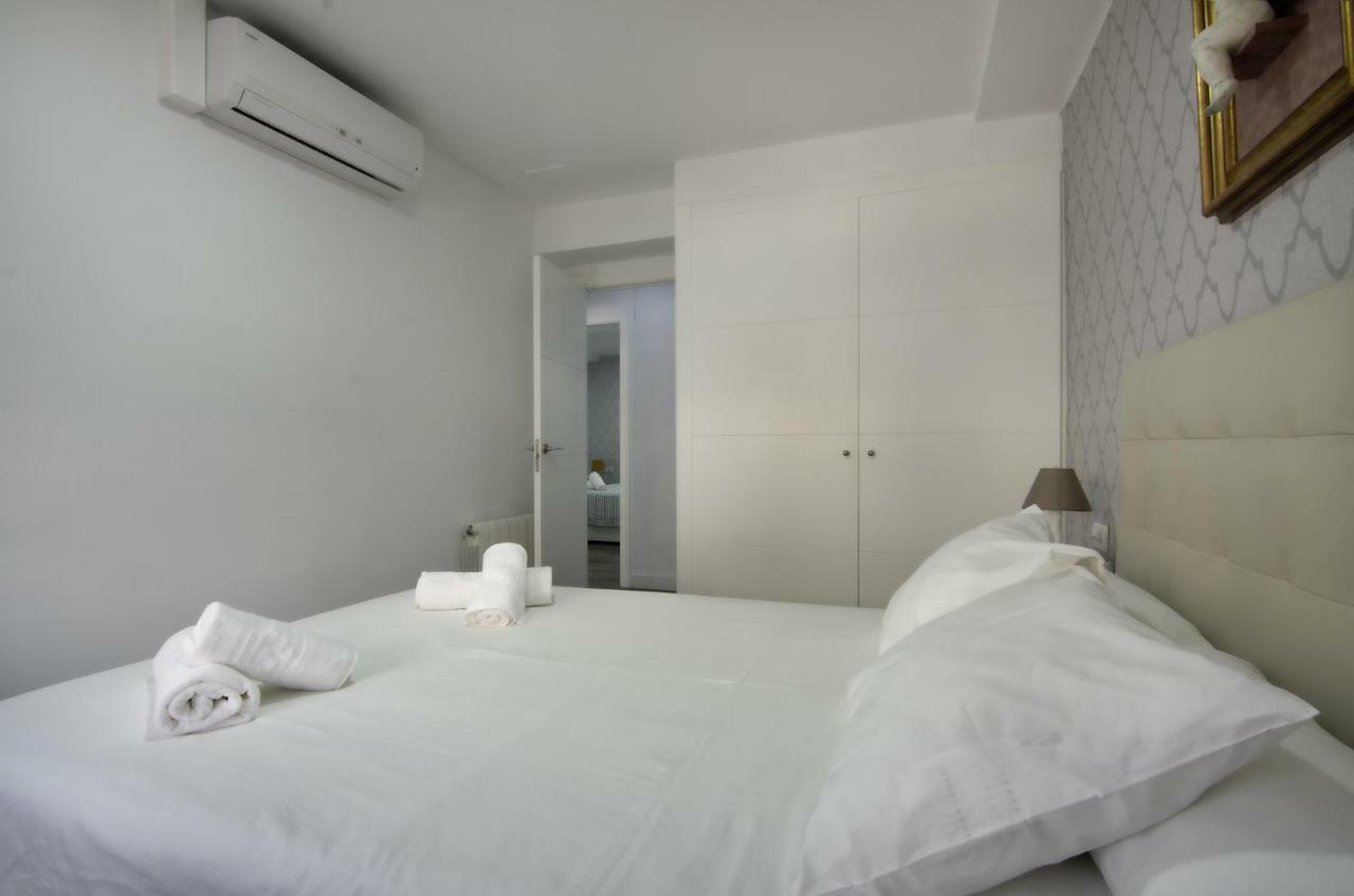 Apartment Ronda Sant Antoni Girona Ngoại thất bức ảnh